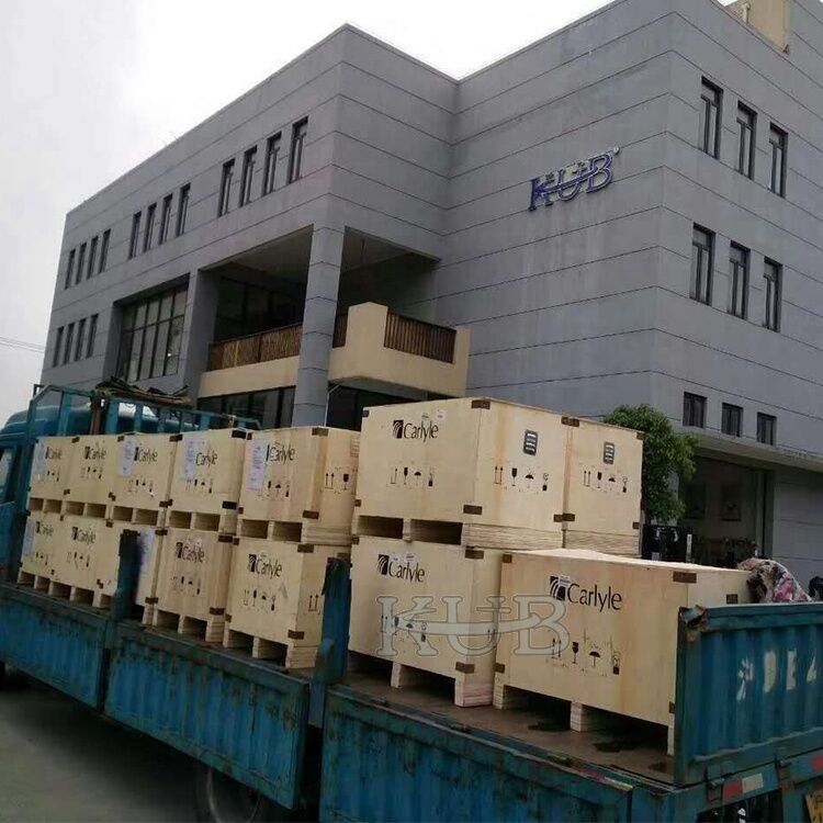 06ER4756A0 Brand New Carlyle Reciprocating Semi-Hermetic Compressor met R404A koelmiddel 400V 3PH 50Hz en 1 jaar garantie